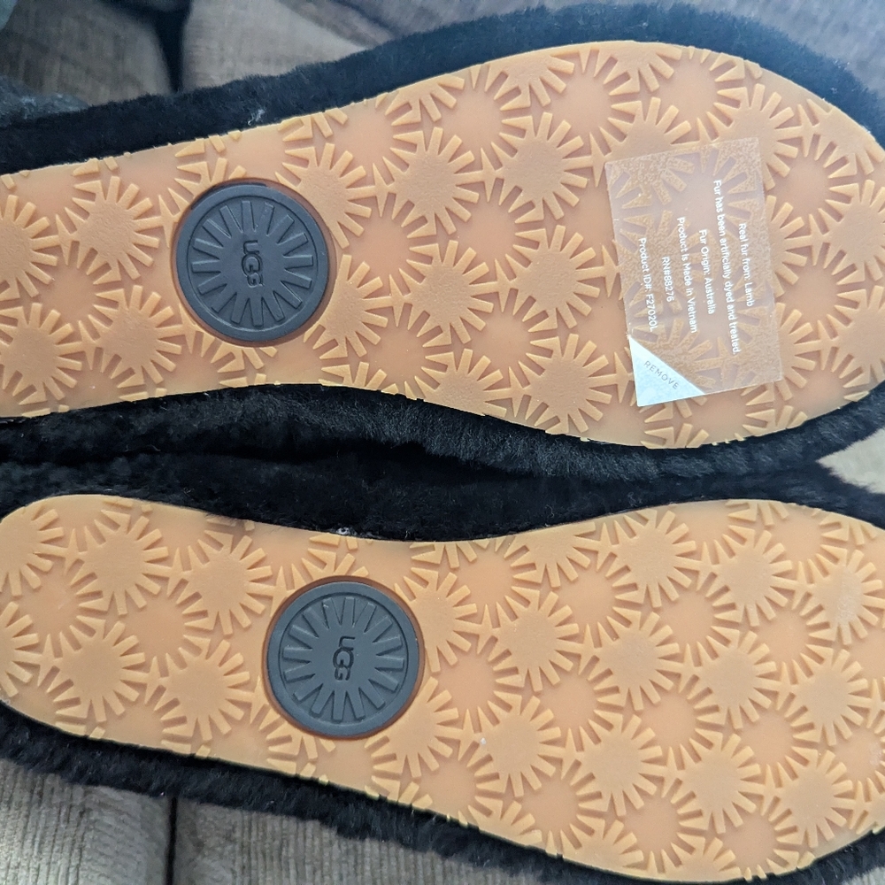 New! Ugg slippers. - Picture 3 of 4